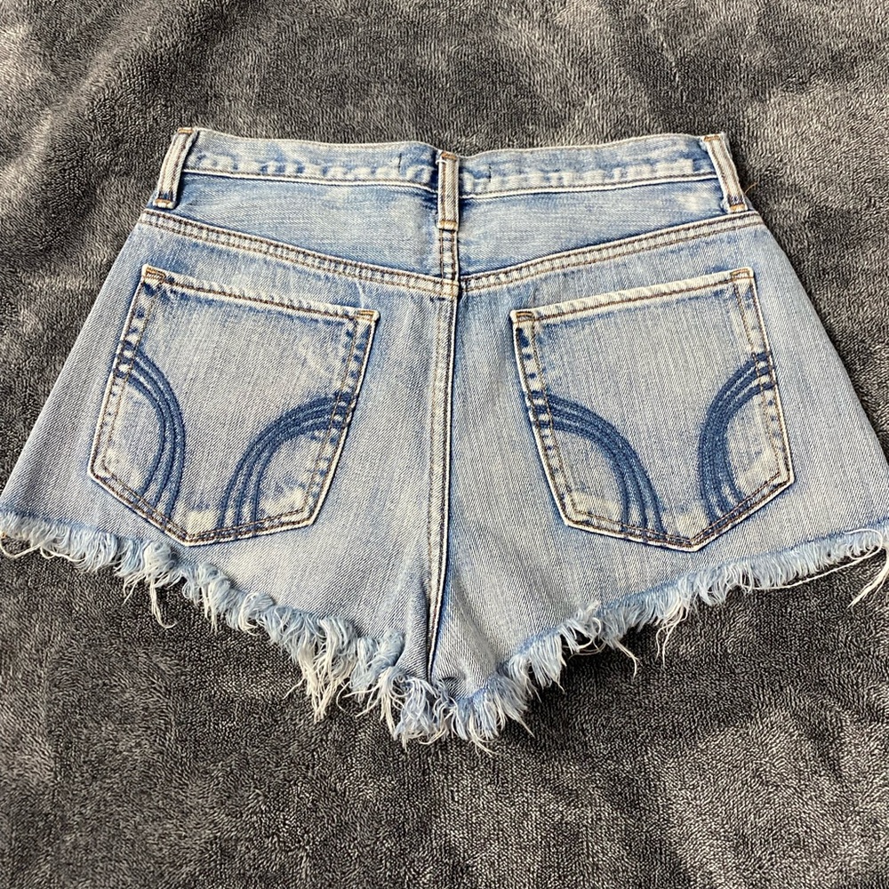 Hollister High-Rise Distressed Denim Cutoff Short Shorts - Size 3 / W26 - Picture 4 of 7